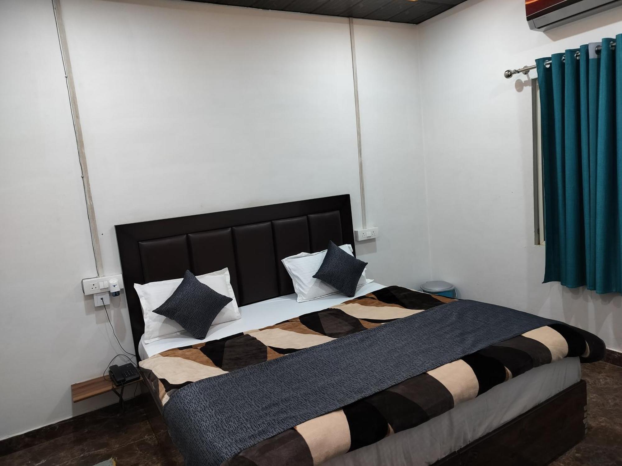 מטורה Kishan Home Stay מראה חיצוני תמונה