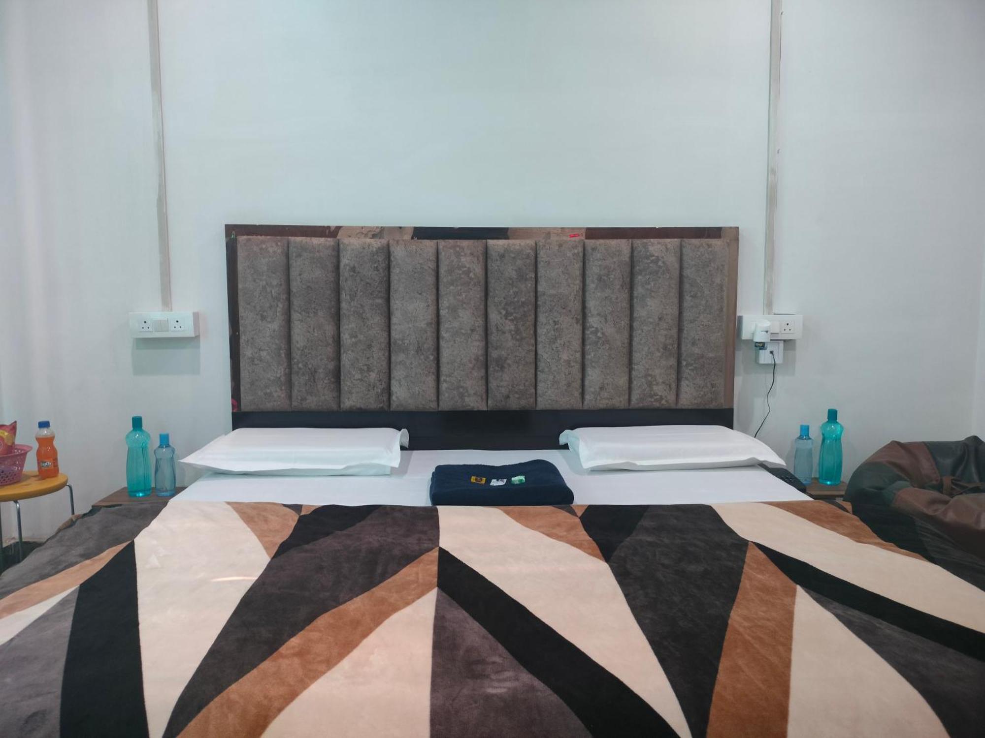 מטורה Kishan Home Stay מראה חיצוני תמונה