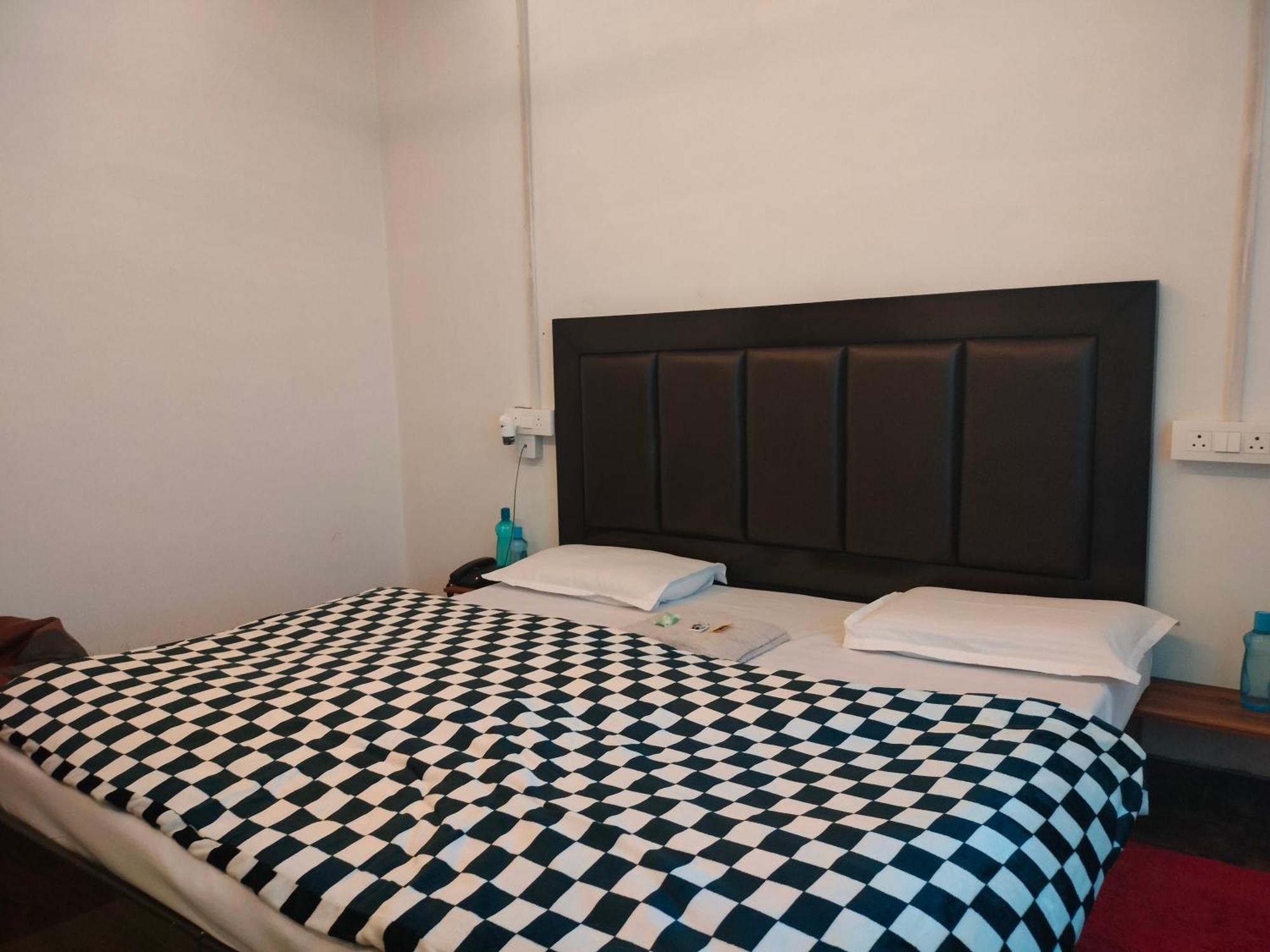 מטורה Kishan Home Stay מראה חיצוני תמונה