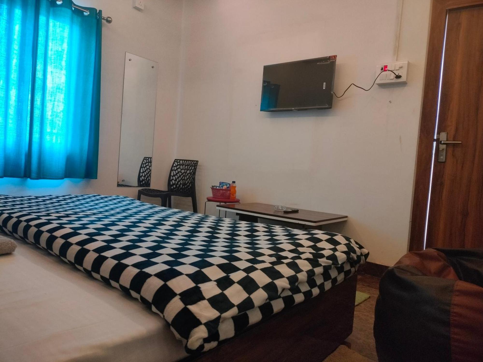 מטורה Kishan Home Stay מראה חיצוני תמונה